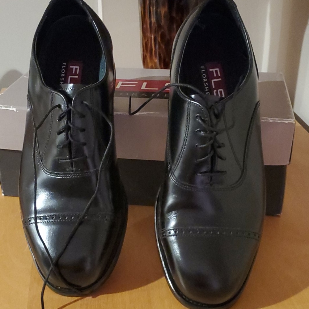 Men's dress shoes